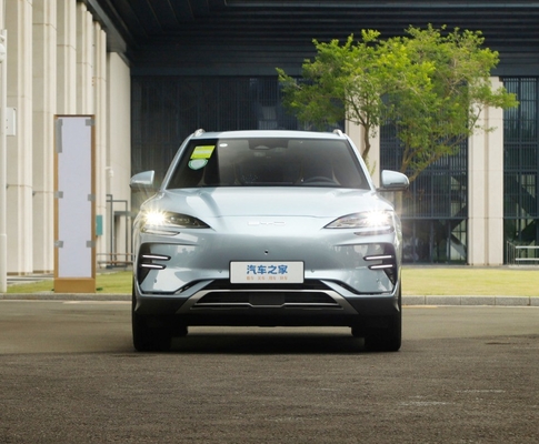 1950 кг. Вес на борту 2023 BYD Song Plus Champions Edition EV Auto с дальностью 520 км.