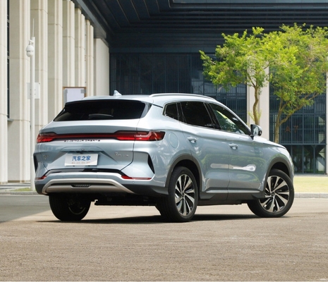 1950 кг. Вес на борту 2023 BYD Song Plus Champions Edition EV Auto с дальностью 520 км.