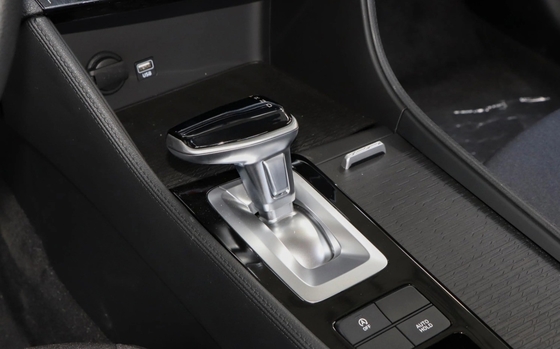 Hyundai Mingtu 2021 Седан 1.5L/1.8L FWD Нормальное рулевое колесо Среднего размера подержанный автомобиль