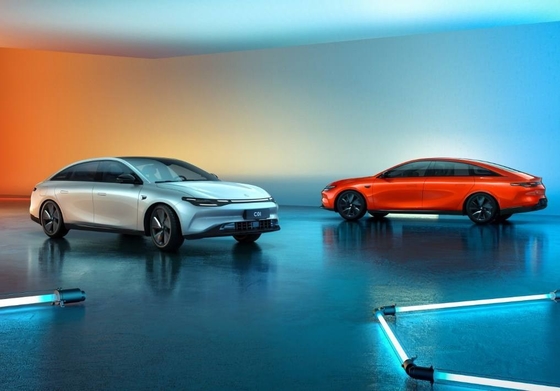 100% электрический автомобиль 2022 LEAPMOTOR C01 высокоскоростной задний привод 525KM Сделанный в с 4 местами