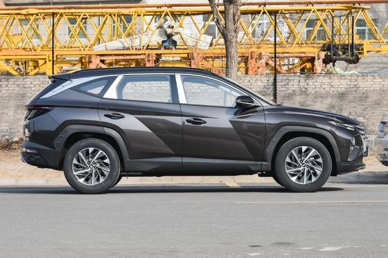 Пекинский Hyundai Tucson 5-дверный 5-местный бензиновый автомобиль 4WD SUV Luxury Compact Model SUV