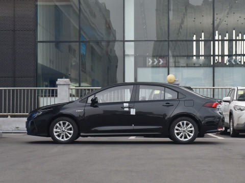 4635x1775x1470 Длина Toyota Corolla Uz Автомобиль 2023 4 места 5 дверей Седан Бензин Бензин